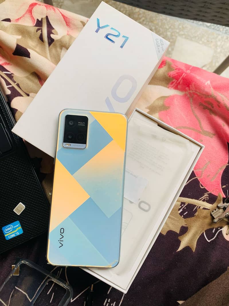 VIVO Y21 WITH 10/10 CONDITION WITH BOX 4