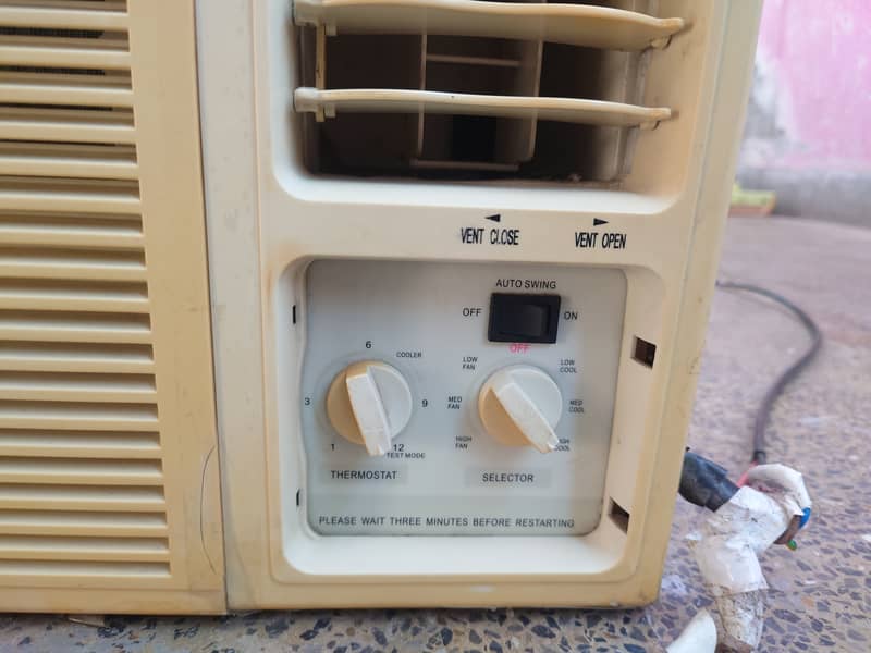 Ac in good condition excellent cooling 03065565730 3