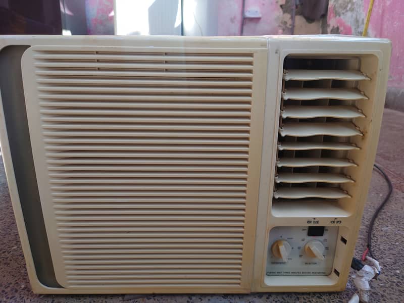 Ac in good condition excellent cooling 03065565730 4