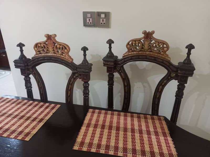 Chinioty dinning table with 6 chairs . 1