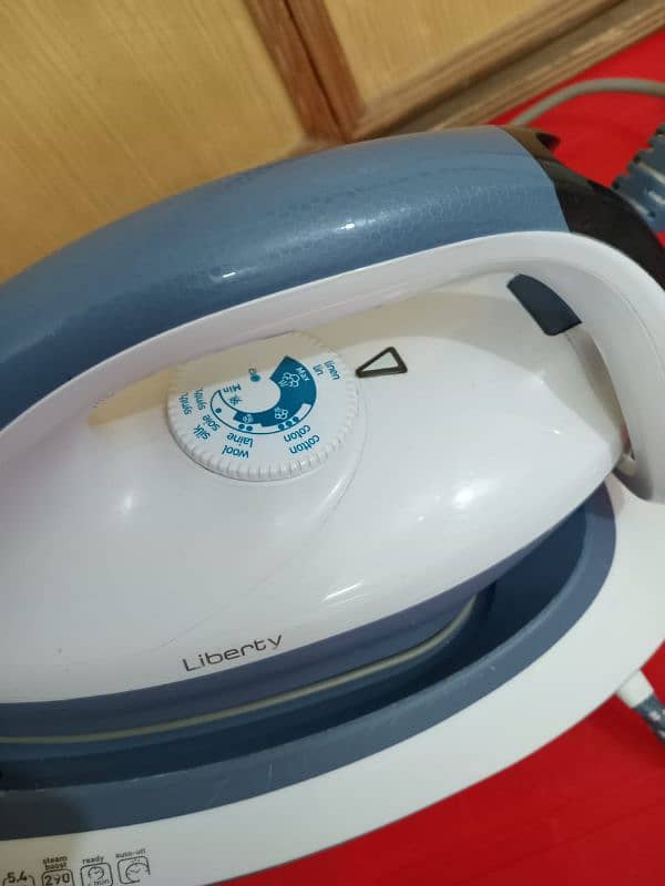 Tefal Liberty Instant Steam Generator Iron 2