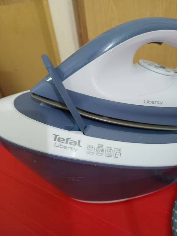 Tefal Liberty Instant Steam Generator Iron 3