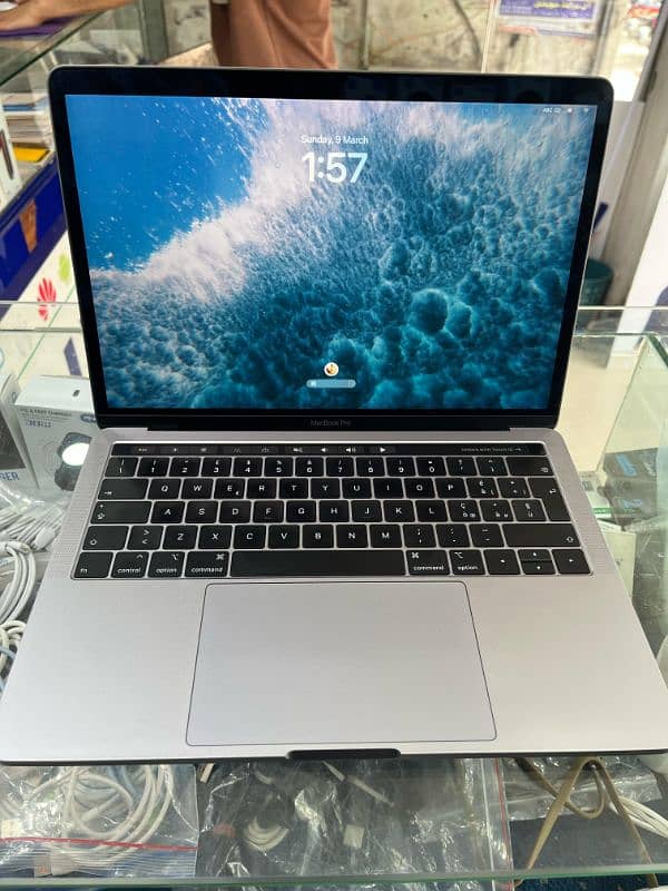 mac book pro 2019 tuch bar good condition icloud bypass 2