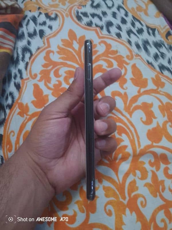 condition very good 10 by 10 no open no repair non active 6GB/128GB 3