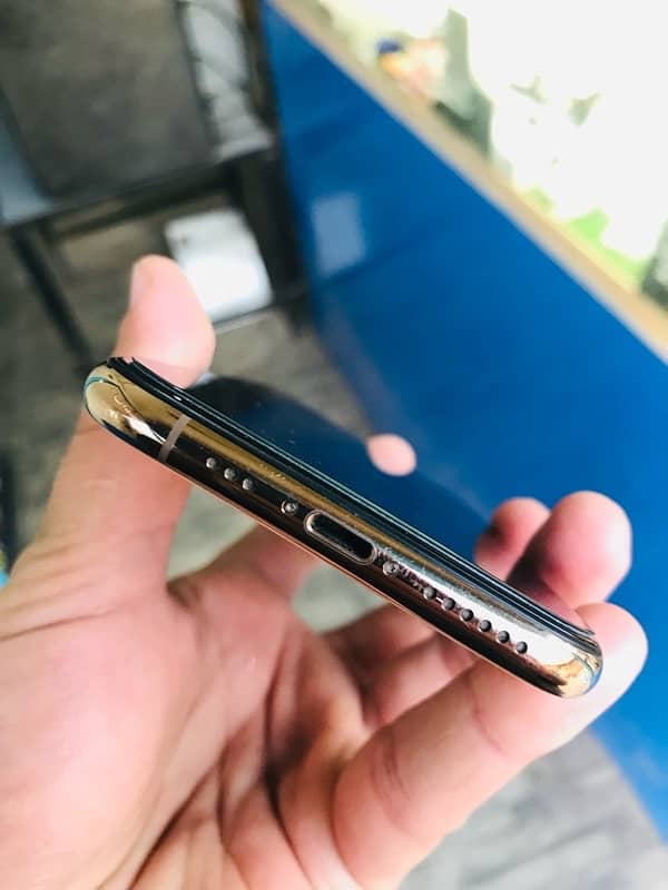 IPhone XS NOT PTA 64 GB Factory Unlocked 6