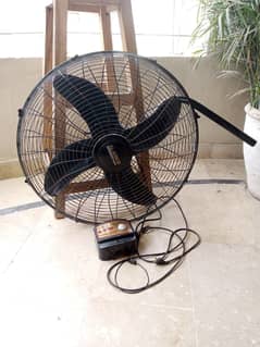 Al Ahmad Mega Bracket fan slightly used 120 Watts. Urgent Sale.