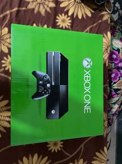 Xbox One 1TB with 2 wireless controlers