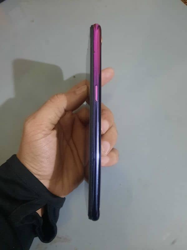 Oppo f9 8/256 approved urgent sale 1