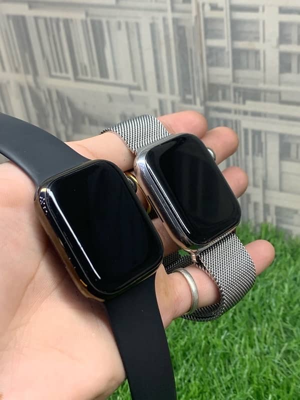 Apple Watch Series 7 45mm case stainless steel 1