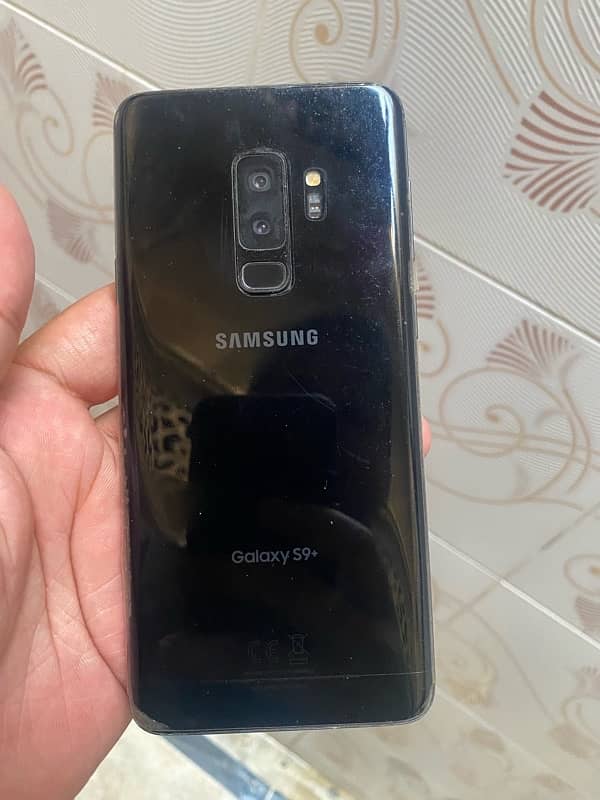 selling S9 plus 256gb duel sim 19