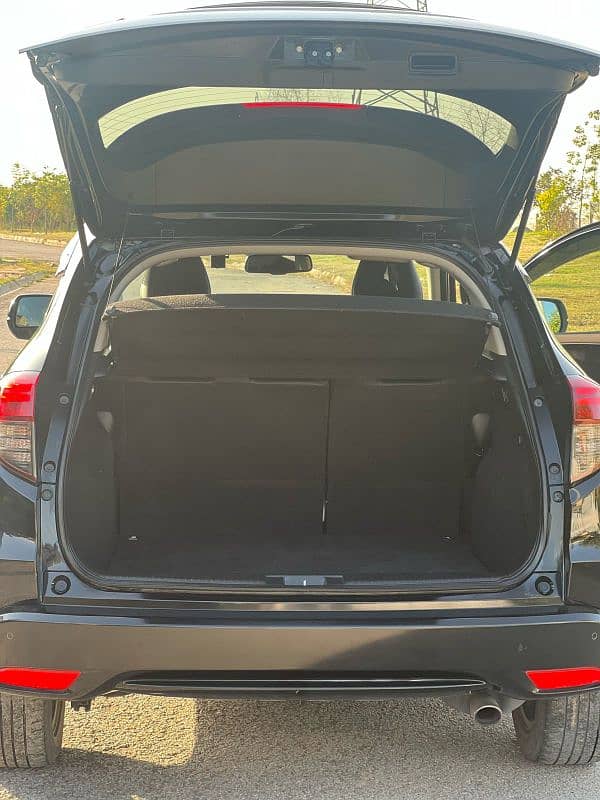 Honda Vezel Z Sensing Model 2018 Import 2023 - Unregistered 6