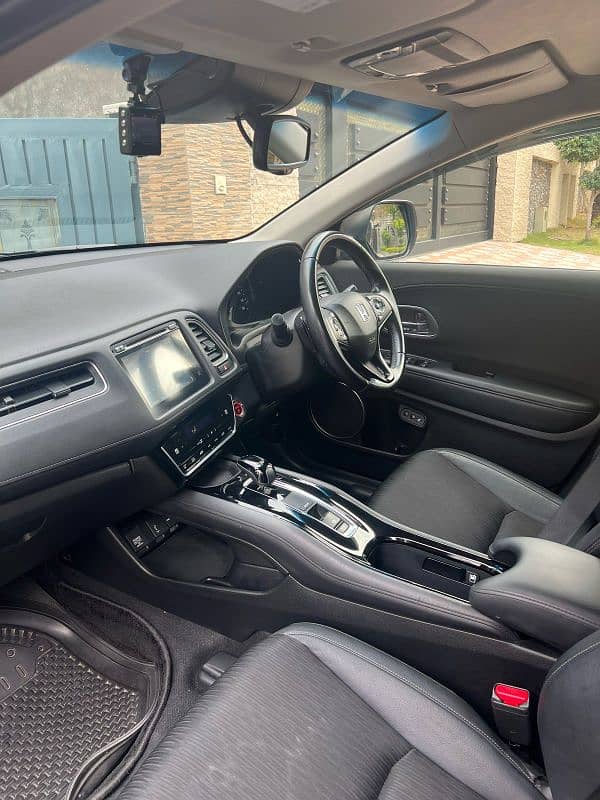 Honda Vezel Z Sensing Model 2018 Import 2023 - Unregistered 11