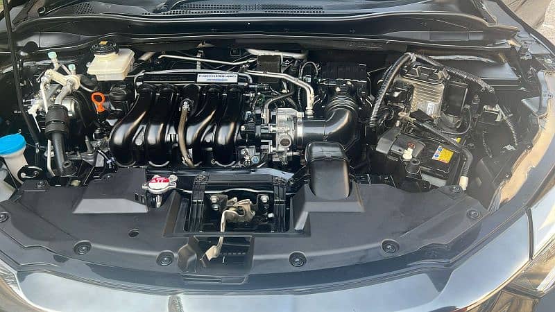 Honda Vezel Z Sensing Model 2018 Import 2023 - Unregistered 14