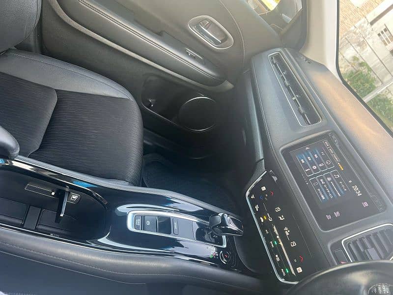 Honda Vezel Z Sensing Model 2018 Import 2023 - Unregistered 15