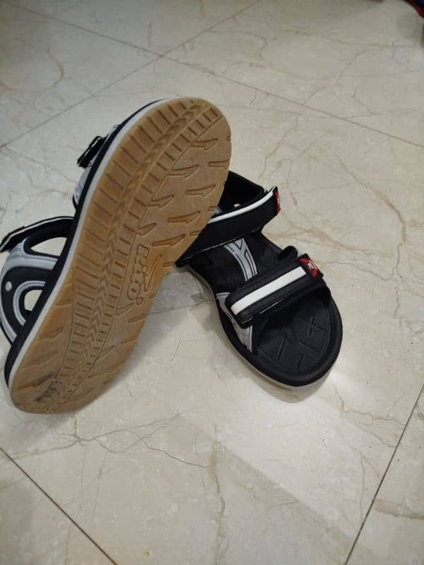 New Kito Men Sandal 40 Size 1