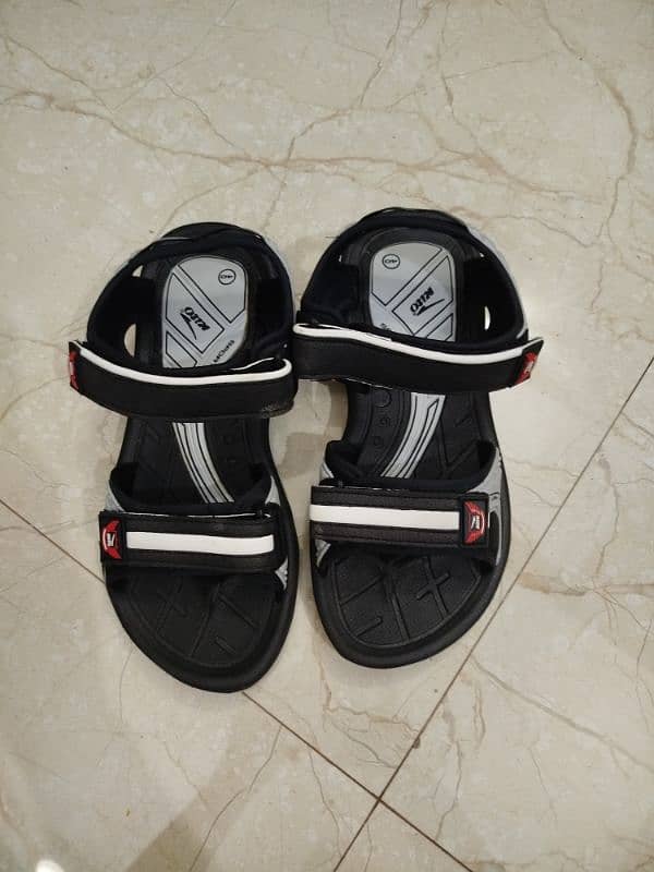 New Kito Men Sandal 40 Size 6