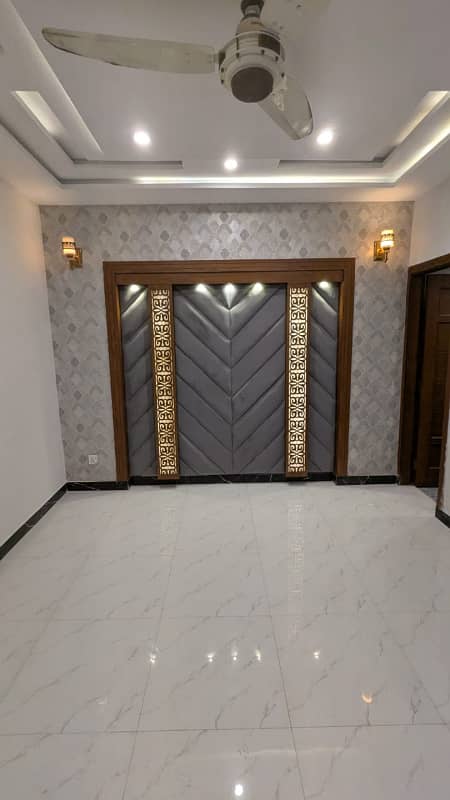 3 Bedrooms Luxury HOuse For Sale In Bahria Town Jinnah Block 5