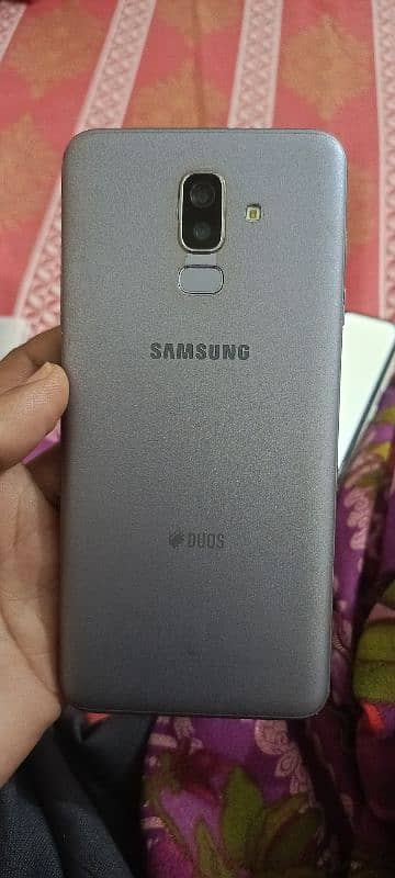 samsung A04 Or Samsung Dous 8