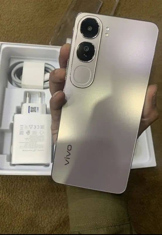 vivo y200 (8/128) box open 2