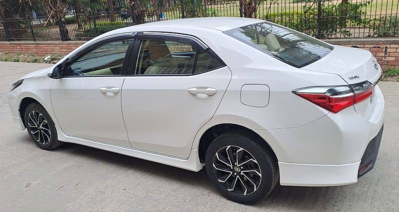 Toyota Corolla Altis 2024 X CVT Brand New Zero Meter 3