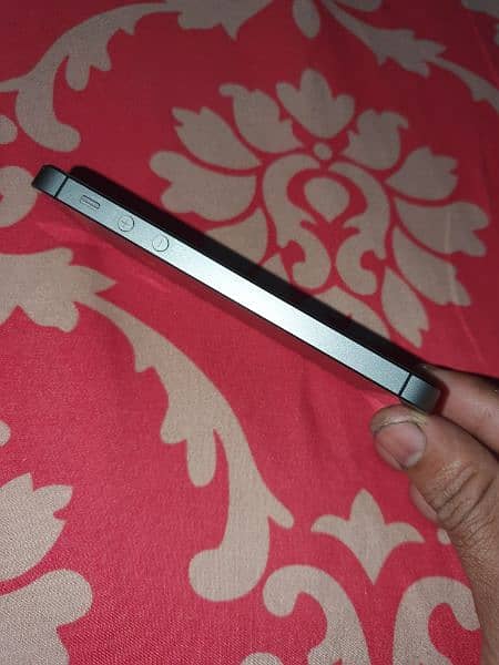 iPhone 5s (Grey, 16GB) – Non-PTA – Excellent Condition for Sale! 1