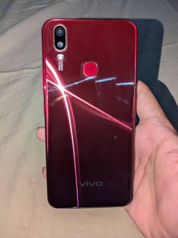 vivo Y11 3/32 with Charger 9