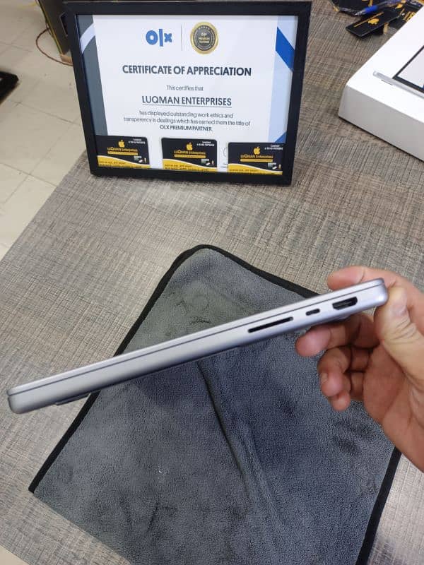 BEST PRICE MACBOOK PRO M2 2023 14 INCH 16GB RAM 512GB PLUS TYPE C HUB 8