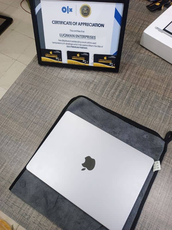 BEST PRICE MACBOOK PRO M2 2023 14 INCH 16GB RAM 512GB PLUS TYPE C HUB 9