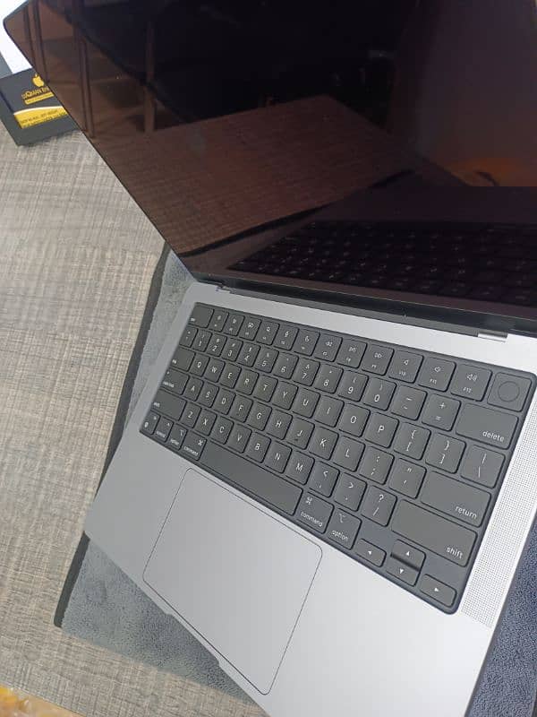 BEST PRICE MACBOOK PRO M2 2023 14 INCH 16GB RAM 512GB PLUS TYPE C HUB 10
