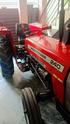 tractor 240 model 2017