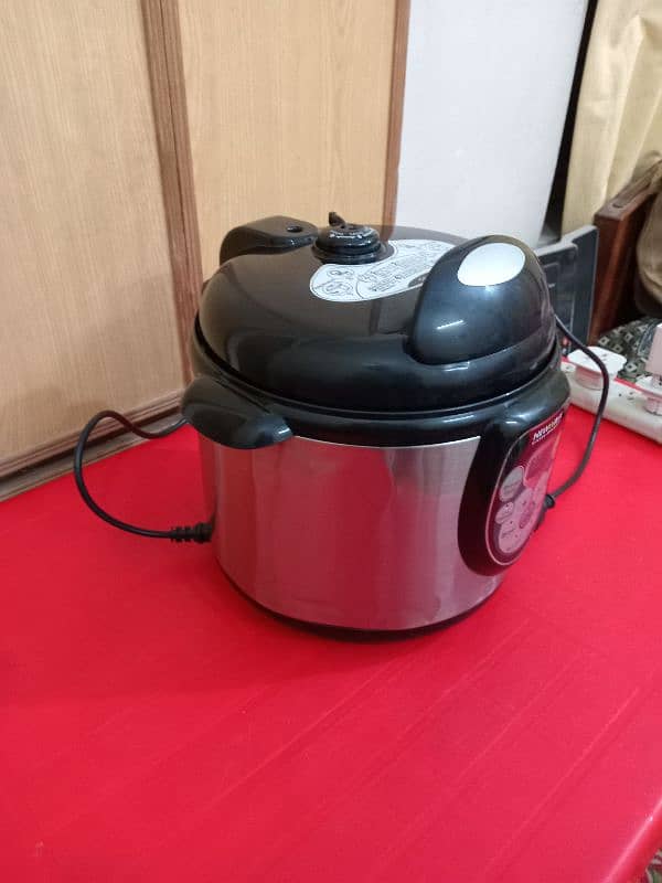 New Wave Multifunctional 2 Litre Electric Pressure Cooker 10