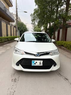 Toyota Corolla Axio Hybrid 1.5 2015