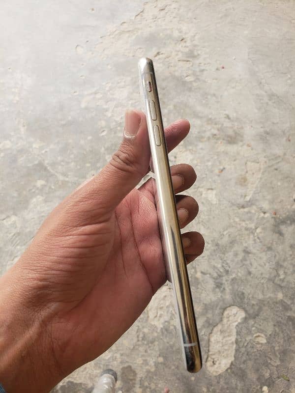 Iphone XS Max(64GB Non Jv) 5