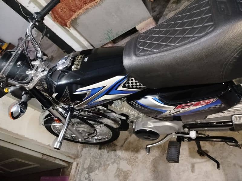 Honda CG 125 2025 model black clr 10/10 2