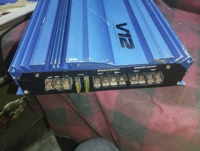 v12 car amplifier 6