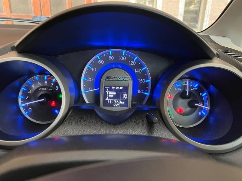 Honda Fit 2011 /15, full option, total genuine, brand new 7