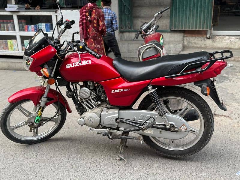 Suzuki gd110s red colour self start good conditoon 2016 model 4