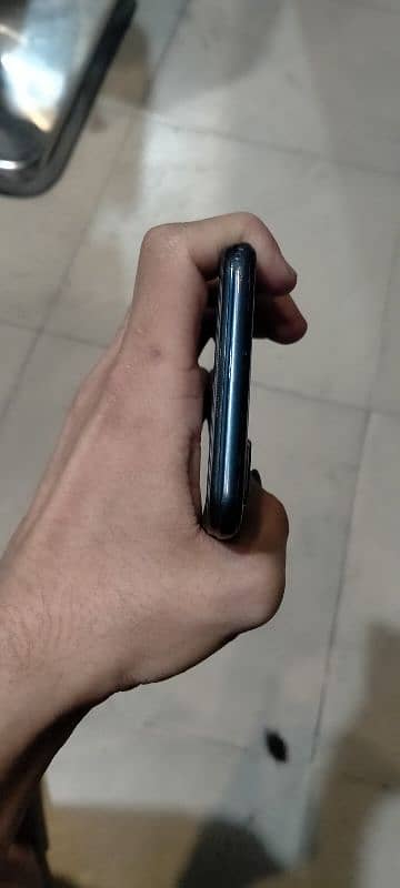 vivo y12A 4