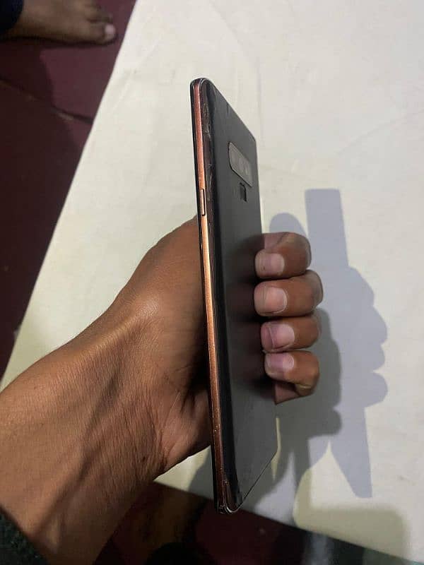 Samsung note 9 condition 10 by 8 back barck  contact naber 03045494764 5