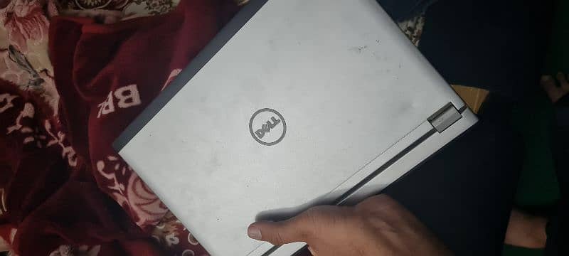 Dell Latitude 3330. Core id 3 3rd gen. 8