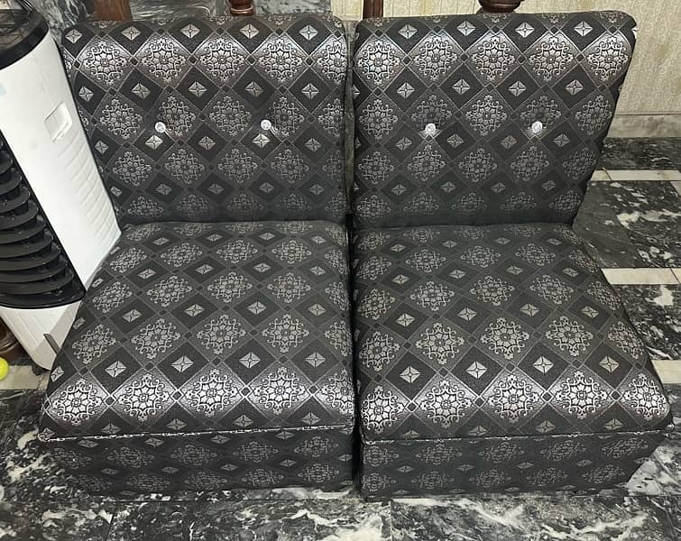 dewan sofa set available for sale 2