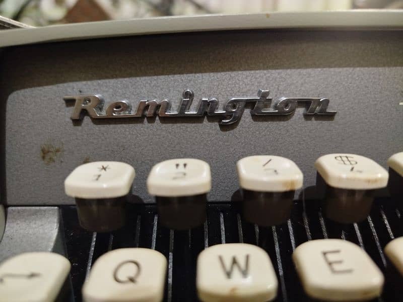 REMINGTON TYPE WRITER 4