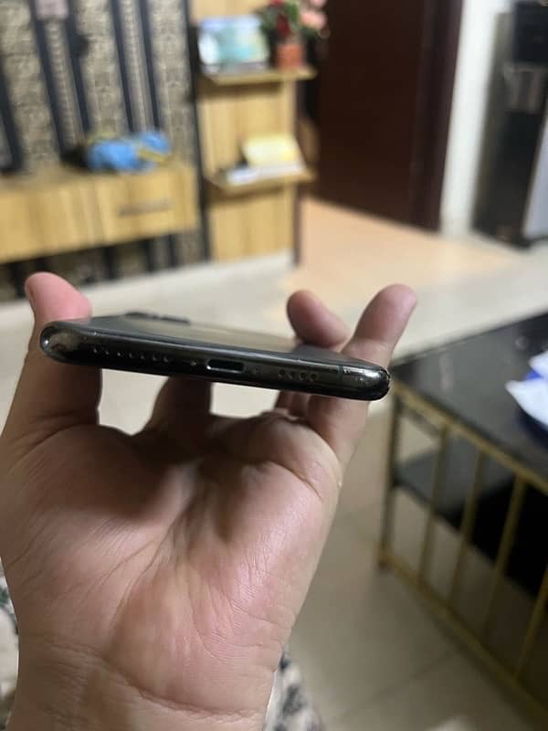 Iphone 11 pro max 256gb pta approved 1