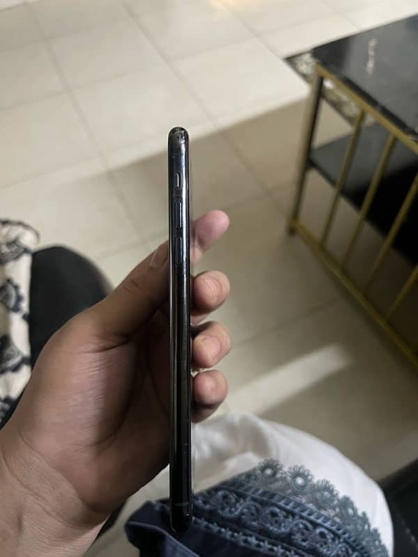 Iphone 11 pro max 256gb pta approved 2