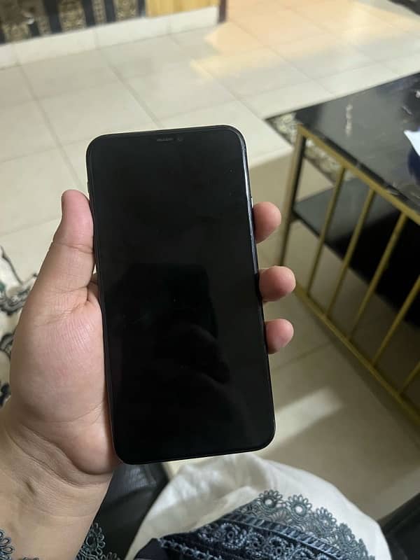 Iphone 11 pro max 256gb pta approved 3