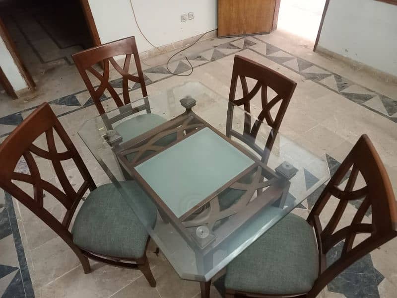 4 Seater Comfortable Latest Design Dining Table 3