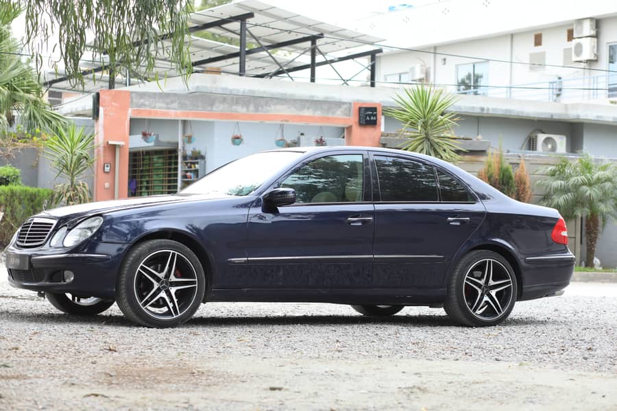 Mercedes E 200 2005 Kompressor - Immaculate Condition 3