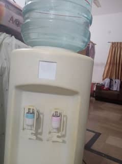 Dispenser in good & working condition