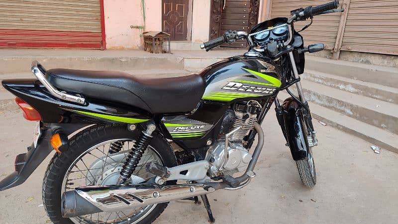 Honda Deluxe 125 Model 2017 Black 0