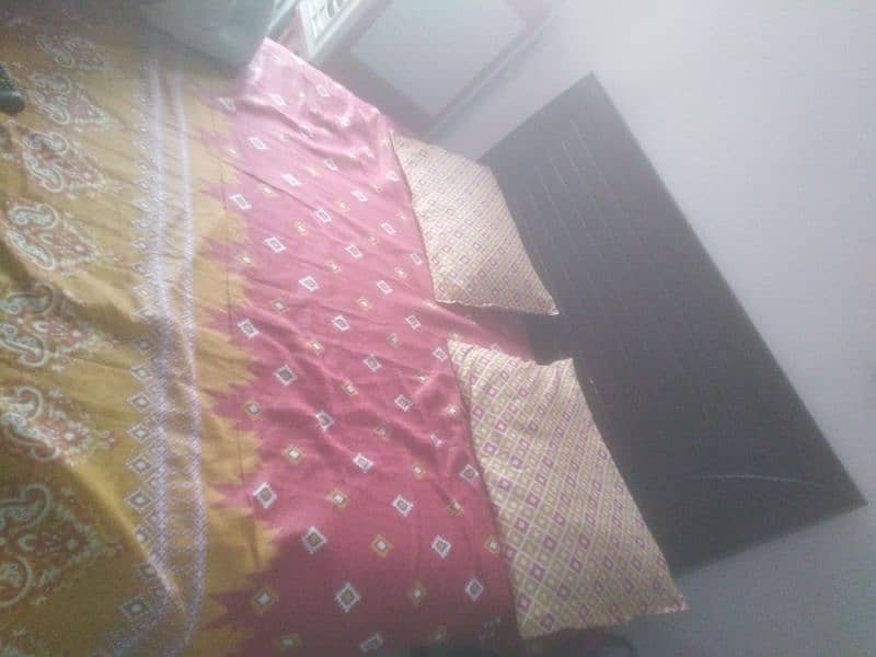 Double bed with mattress in good condition 2